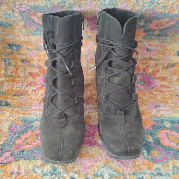 La Canadienne Deeja Suede Granny Boot - Picture 1 of 8